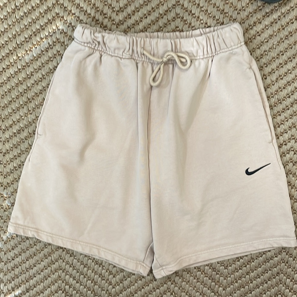Nike - Classic Drawstring Shorts - Light Brown Khaki - M